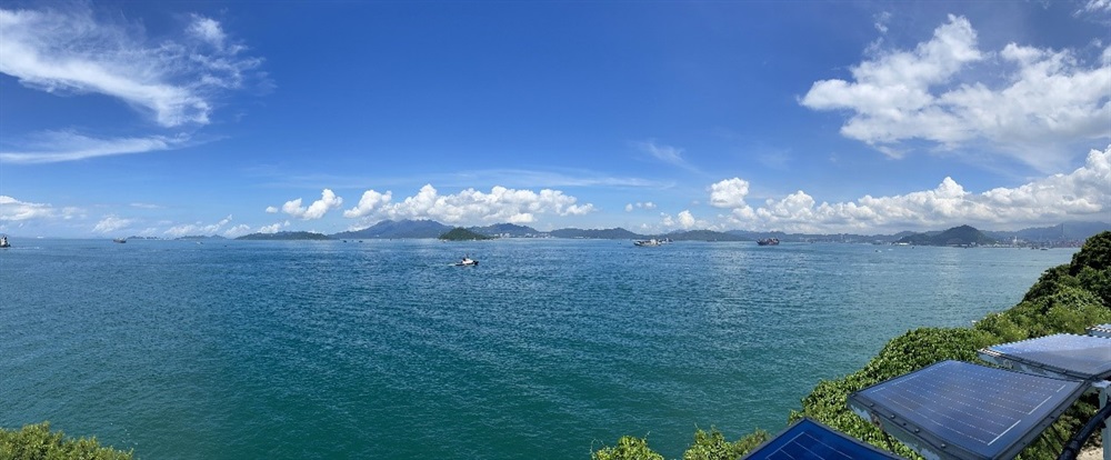 青年小組成員喺新青洲燈塔塔頂飽覽360度美景