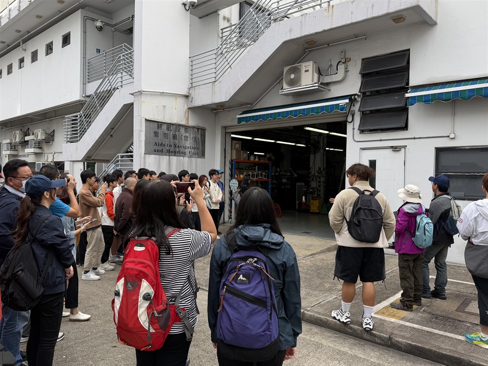 参观辅航设备及系泡小组前的简介环节