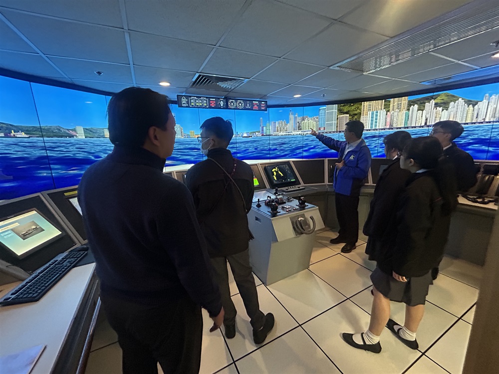 親身體驗船舶模擬操作