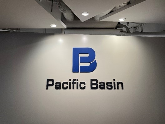 The MDYG visited the Hong Kong head office of Pacific Basin Shipping Limited situated in Wong Chuk Hang.